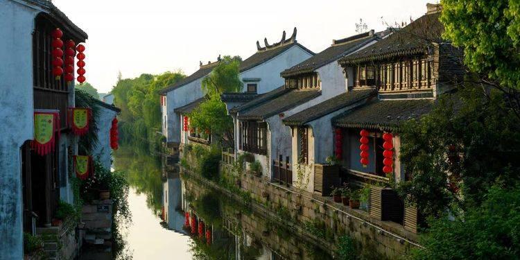 《为什么我们想回家,却又不愿久留?》出版 揭示家庭矛盾根源 —— 缺乏边界感
